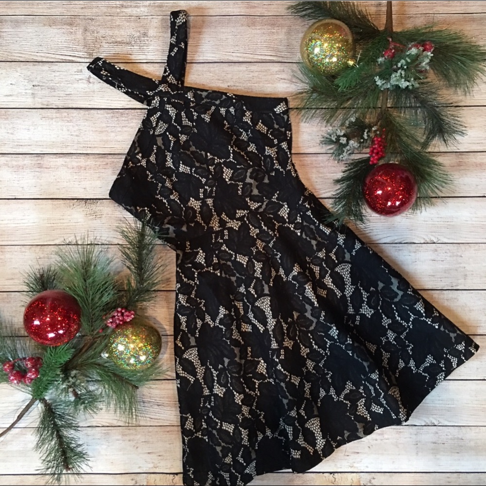 NEW Black Lace Halter Fit & Flare Dress Lined